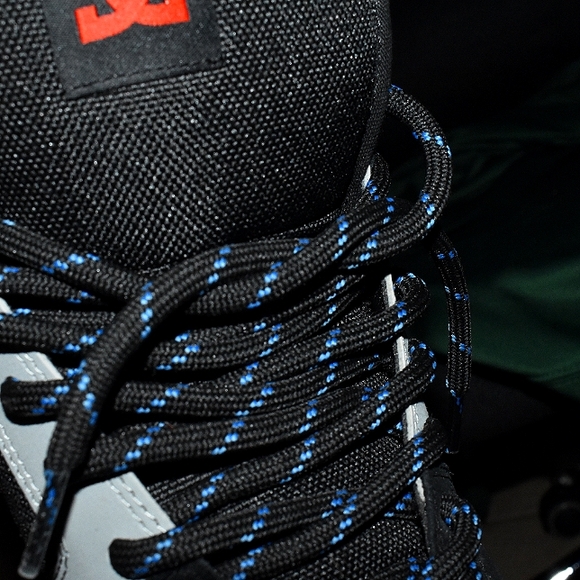 Sold DC Skateboarding Shoes Men's Grey, Black & Red Size 11 - Picture 7 of 7